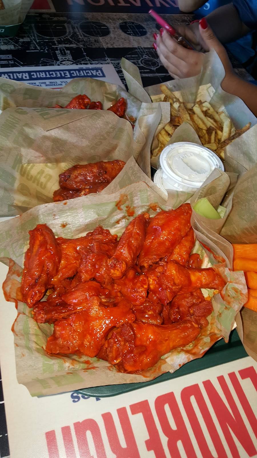 Wingstop | restaurant | 712 Gulfgate Center Mall, Houston, TX 77087, USA | 7136439464 OR +1 713-643-9464