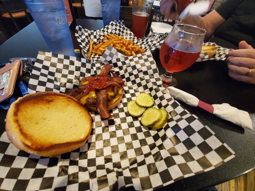 7 West Taphouse - Miller Hill | restaurant | 2510 Maple Grove Rd, Duluth, MN 55811, USA | 2184641879 OR +1 218-464-1879