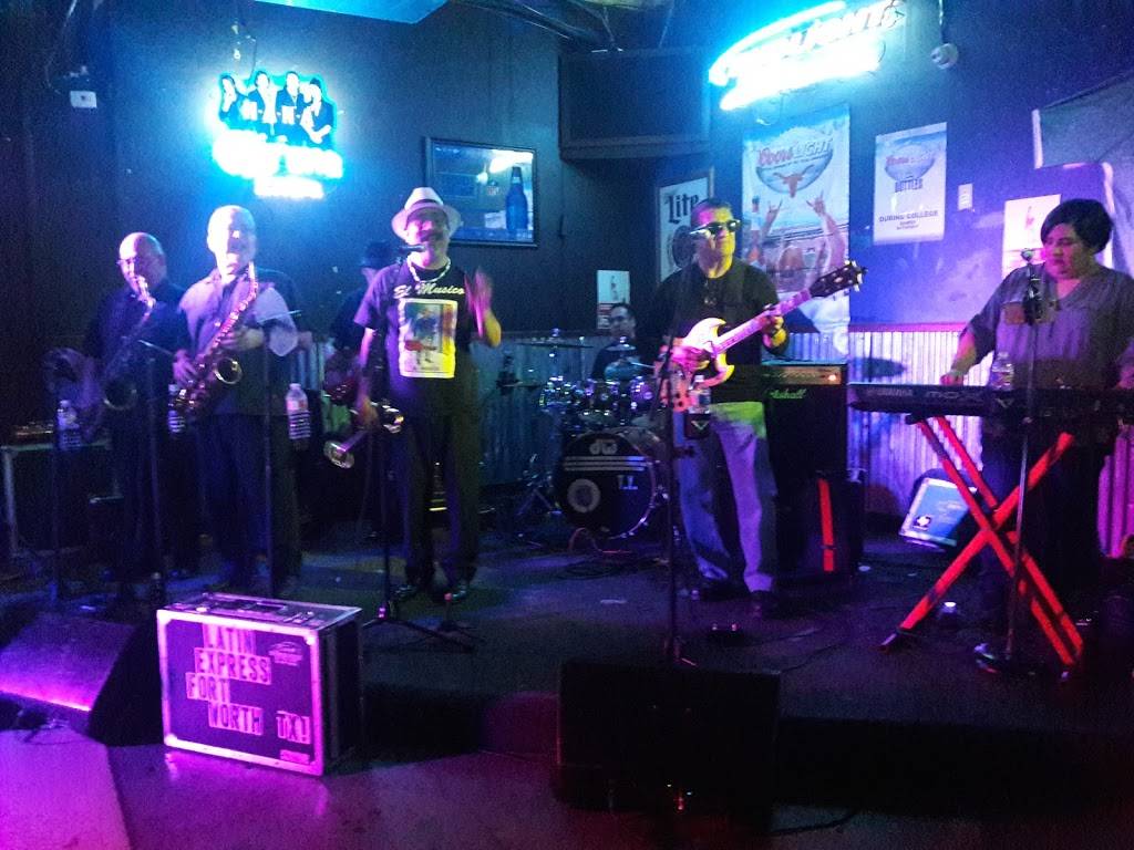 Robbie’s place | restaurant | 1200 S Riverfront Blvd, Dallas, TX 75207, USA | 2143779490 OR +1 214-377-9490