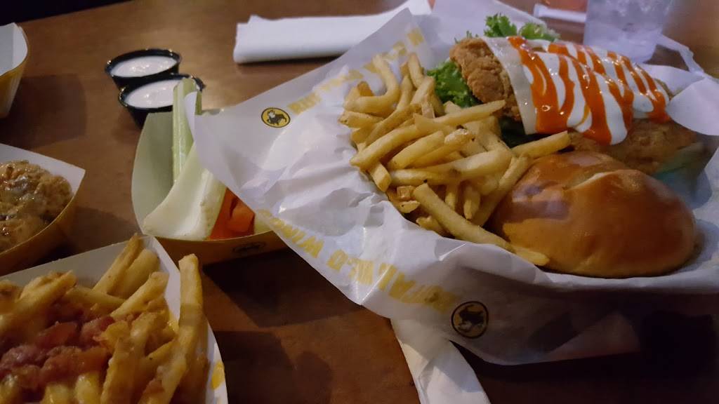 Buffalo Wild Wings | restaurant | 2410 US Hwy 70 SE, Hickory, NC 28602, USA | 8283231016 OR +1 828-323-1016