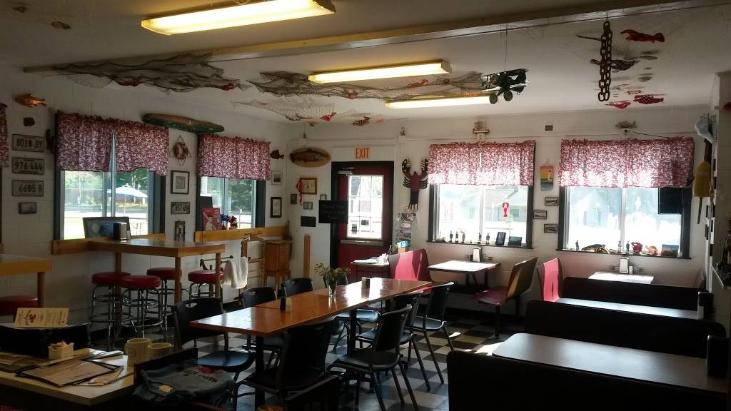Hollands Maine Attraction | restaurant | 154 Mashapaug Rd, Holland, MA 01521, USA | 4132456043 OR +1 413-245-6043