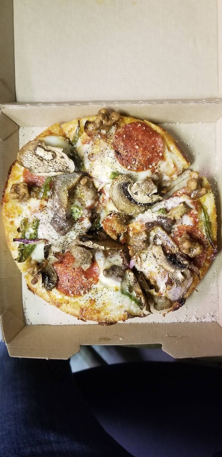 Pizza Hut | meal takeaway | 2747 Henry St, Muskegon, MI 49441, USA | 2317334444 OR +1 231-733-4444