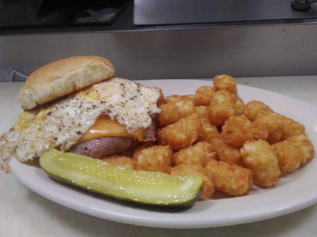 Harley Blue Bar & Grill | restaurant | 2961 Main St, Blue Mounds, WI 53517, USA | 6084373780 OR +1 608-437-3780