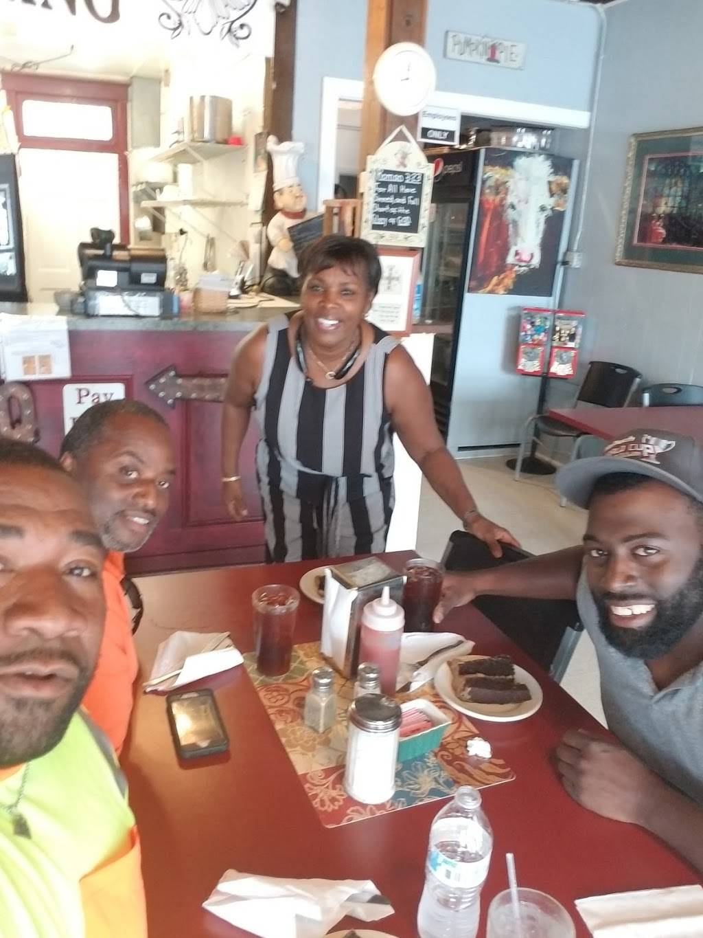 Hatchers Catering | restaurant | 16420 Court St, Amelia Court House, VA 23002, USA | 8045610334 OR +1 804-561-0334