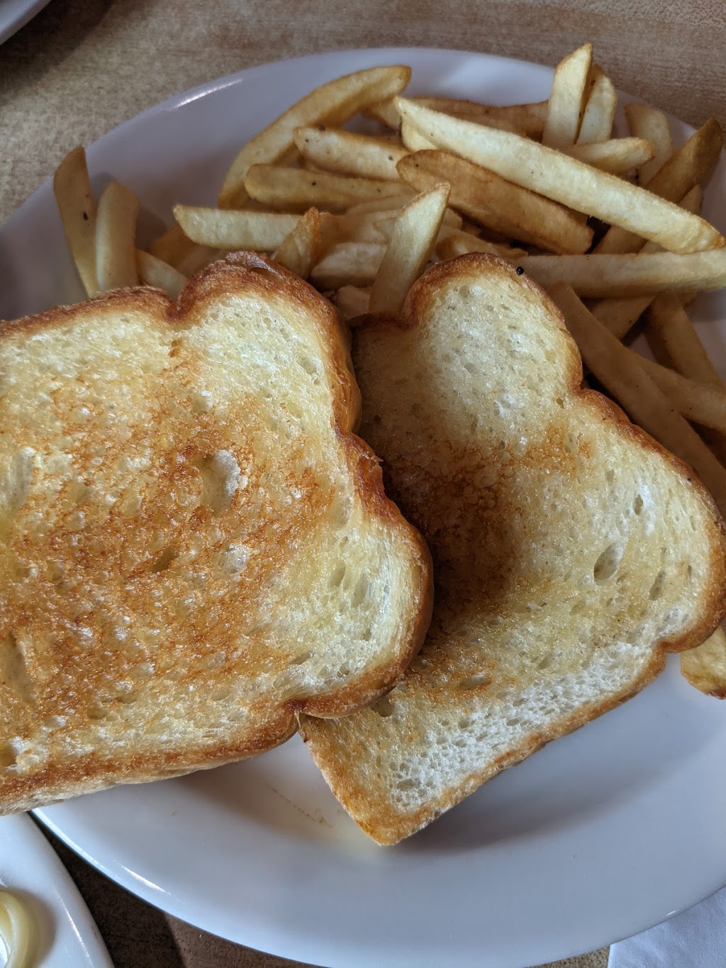 95 Diner | restaurant | 64 Lagrange Rd, Howland, ME 04448, USA | 2077323412 OR +1 207-732-3412