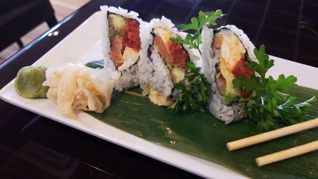 Fancy Sushi | restaurant | 7083 Collins Rd #102, Jacksonville, FL 32244, USA | 9042505466 OR +1 904-250-5466