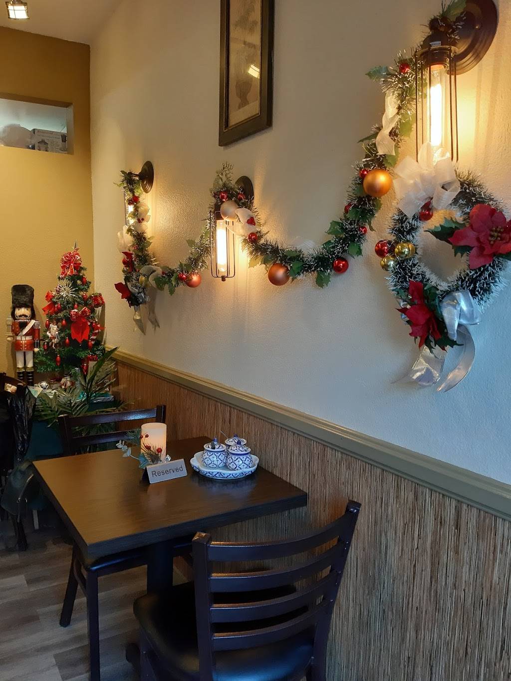 Vegan House Thai Bistro | restaurant | 1435 N Highland Ave #7622, Los Angeles, CA 90028, USA | 3235161535 OR +1 323-516-1535