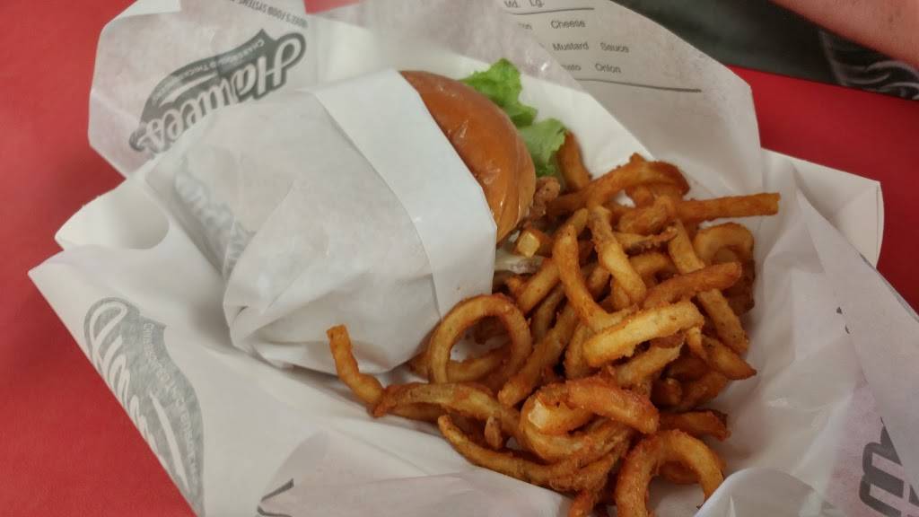 Hardees | restaurant | 2820 Main St, Elwood, IN 46036, USA | 7655522345 OR +1 765-552-2345