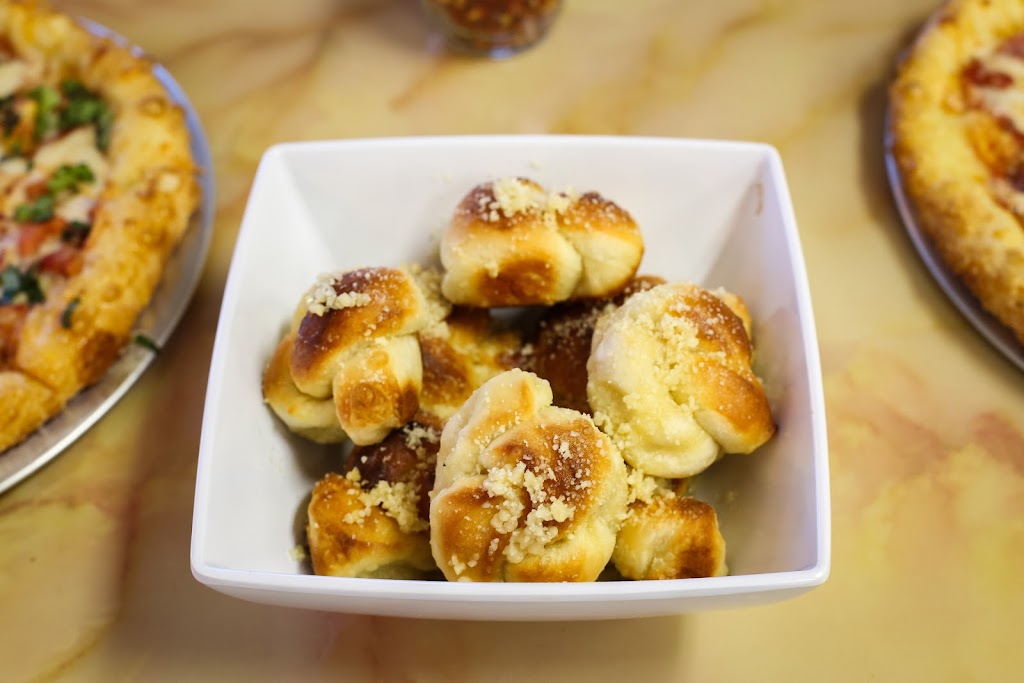 Munchies Pizza | restaurant | 2475 Apalachee Pkwy Unit 101, Tallahassee, FL 32301, USA | 8508959337 OR +1 850-895-9337