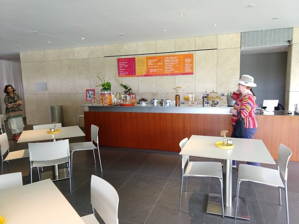 Pondi Café | restaurant | 1370 Southmore Blvd, Houston, TX 77004, USA | 7134969925 OR +1 713-496-9925