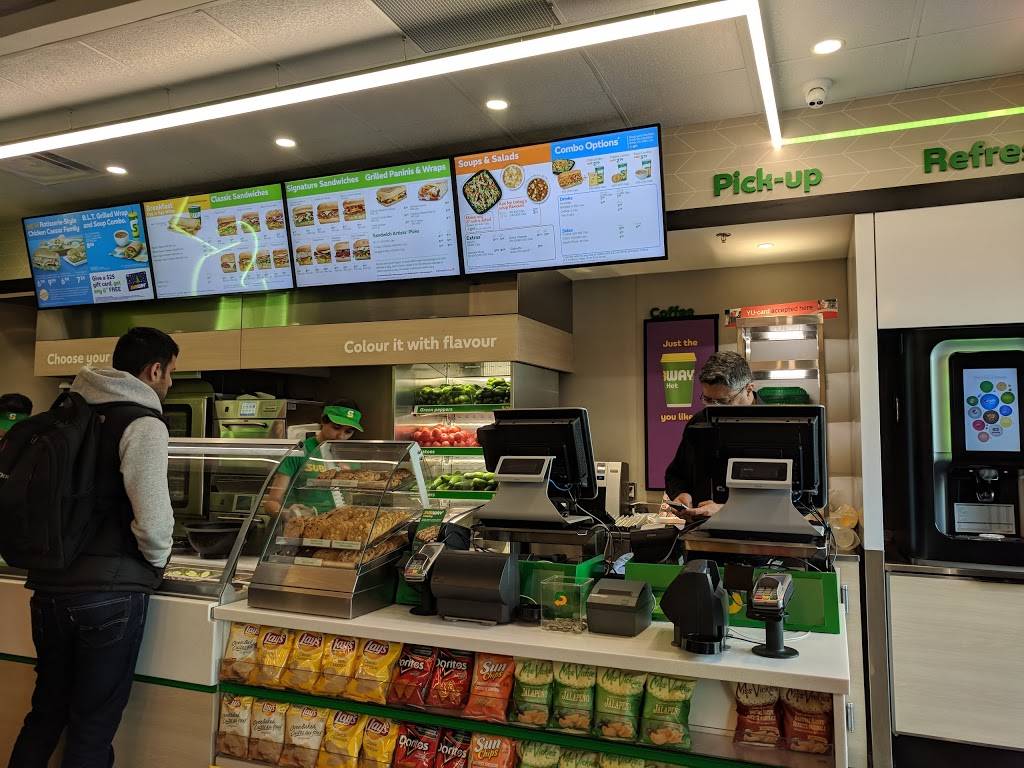 Subway | restaurant | The Quad - York University, C1, 105 The Pond Rd #20, North York, ON M3J 0K9, Canada | 6477159905 OR +1 647-715-9905
