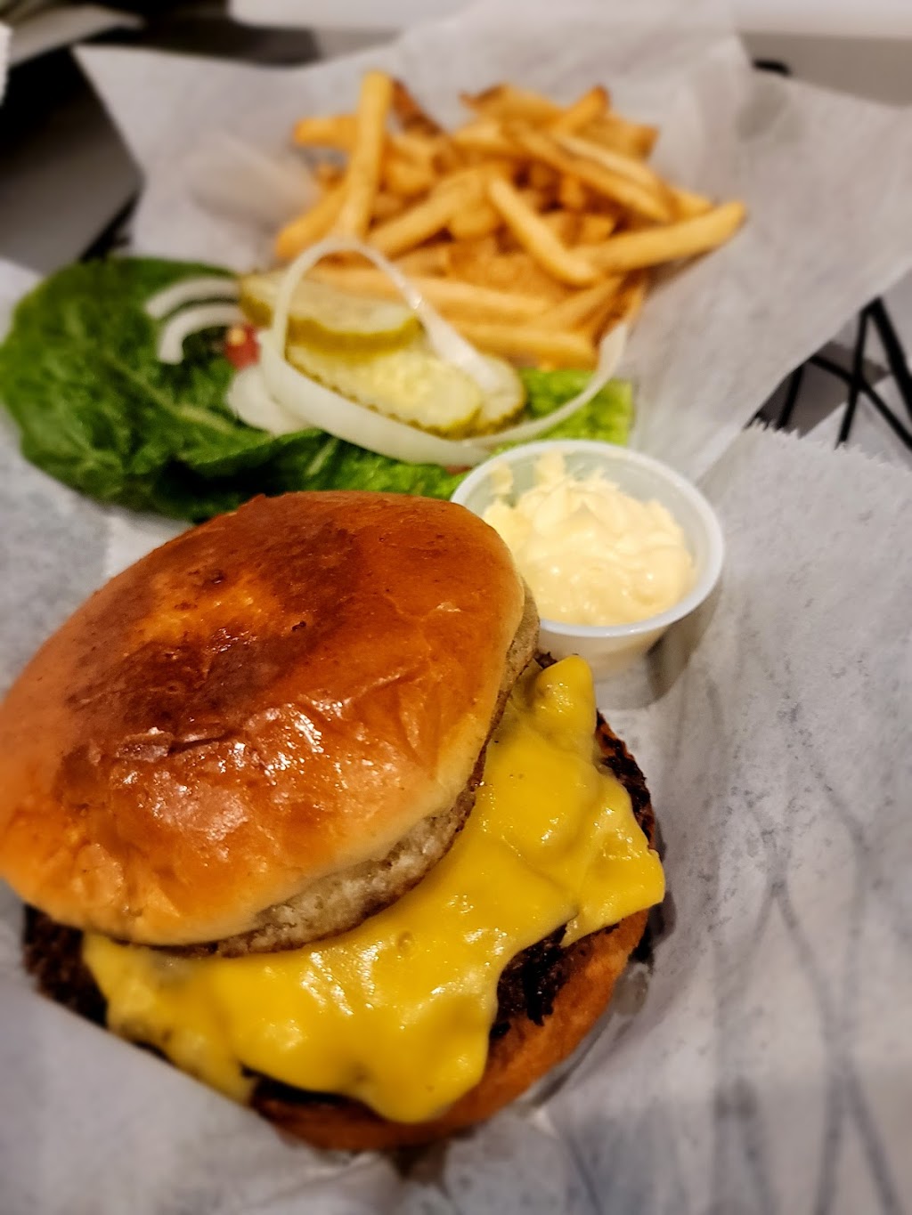 Oak Trail Taphouse | restaurant | 408 N Lake St, Mundelein, IL 60060, USA | 2248644154 OR +1 224-864-4154