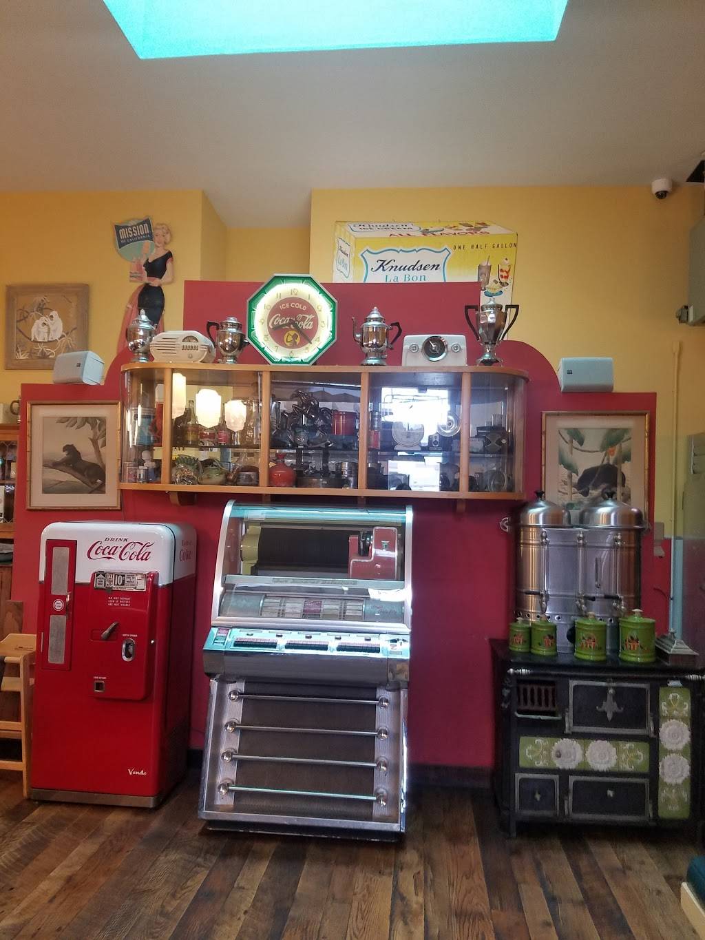 Royal Cafe | cafe | 811 San Pablo Ave, Albany, CA 94706, USA | 5105256066 OR +1 510-525-6066