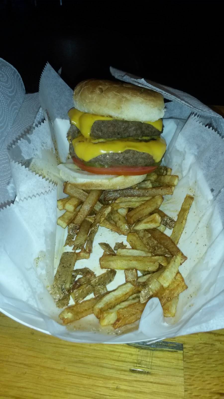 THE DEUCE | restaurant | 100 Spur Dr, Lexington, TN 38351, USA | 7312495220 OR +1 731-249-5220