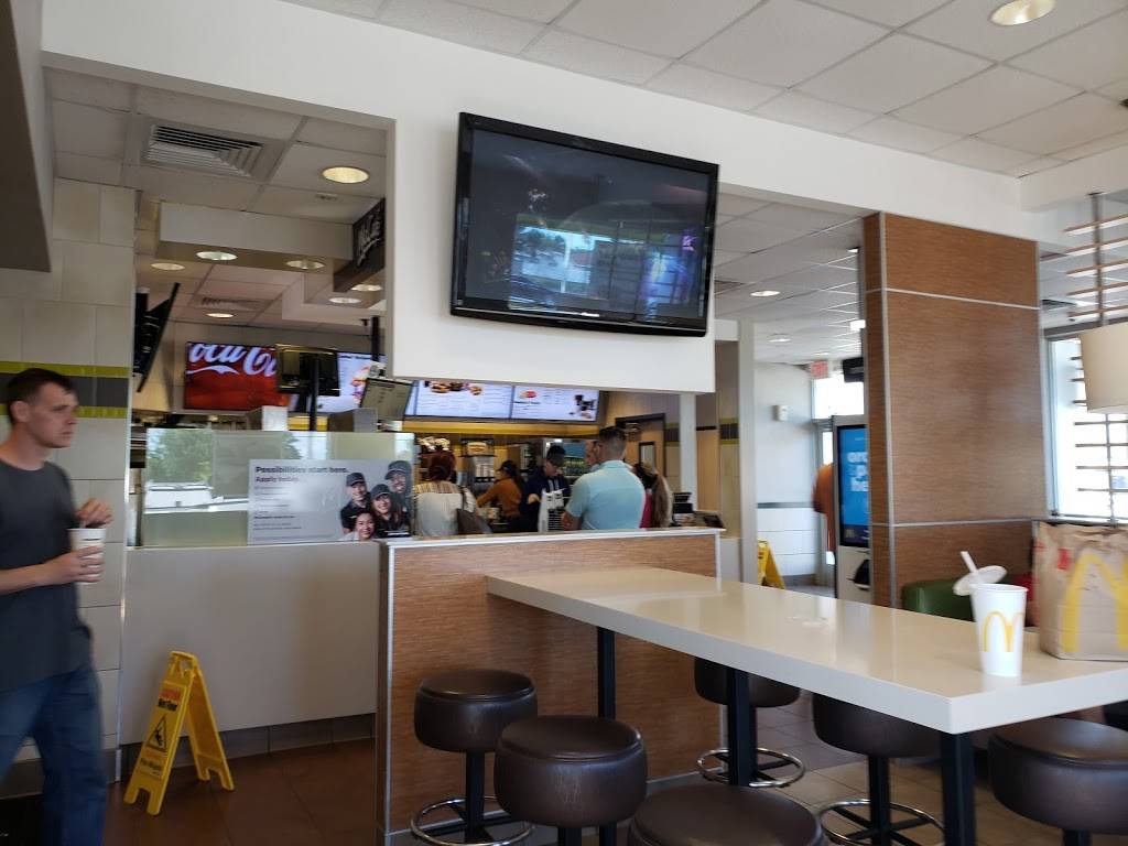 McDonalds | cafe | 18340 SW 137th Ave, Miami, FL 33177, USA | 3052355573 OR +1 305-235-5573