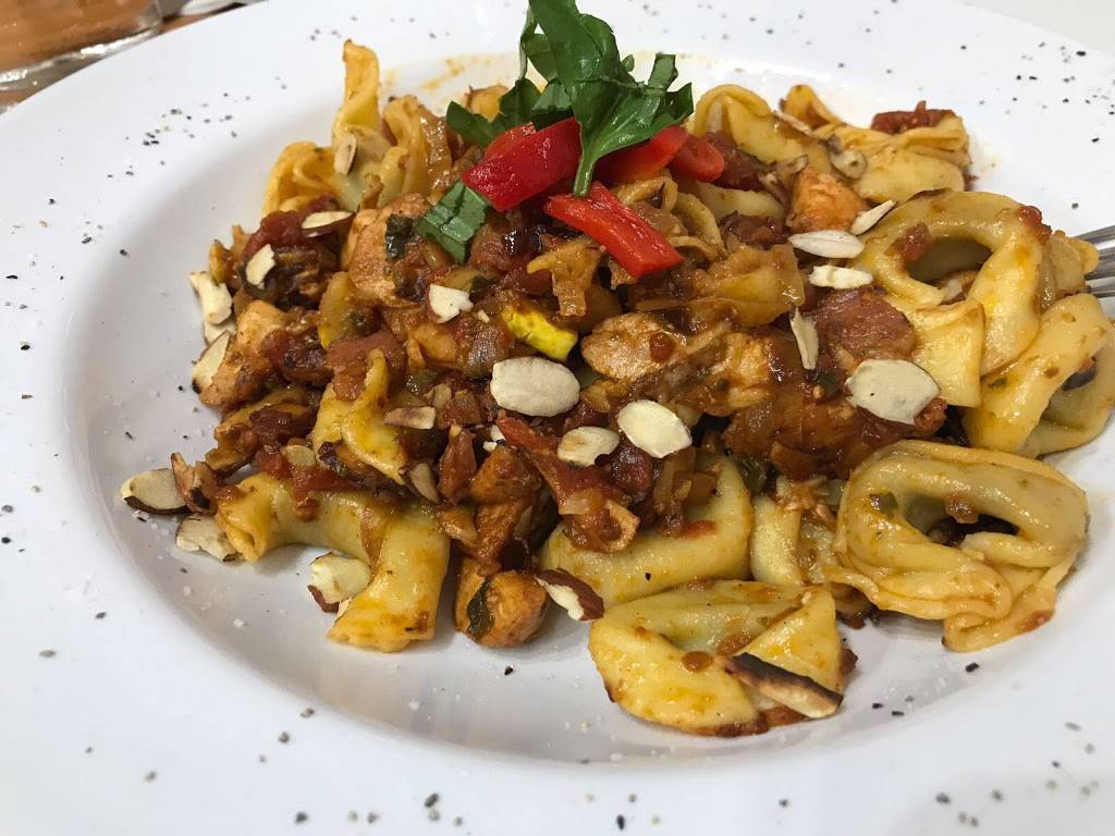 Chatos Pasta House | restaurant | 1165 W 18th St, Chicago, IL 60608, USA | 3129292655 OR +1 312-929-2655