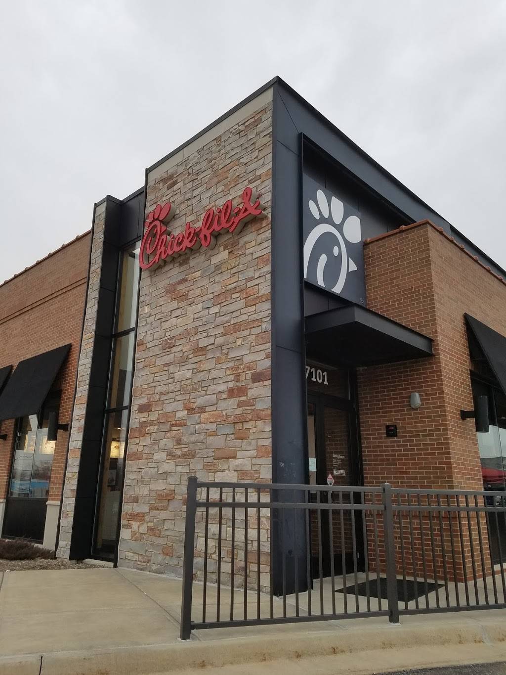 Chick-fil-A | restaurant | 7101 Kingery Hwy, Willowbrook, IL 60527, USA | 6304554426 OR +1 630-455-4426