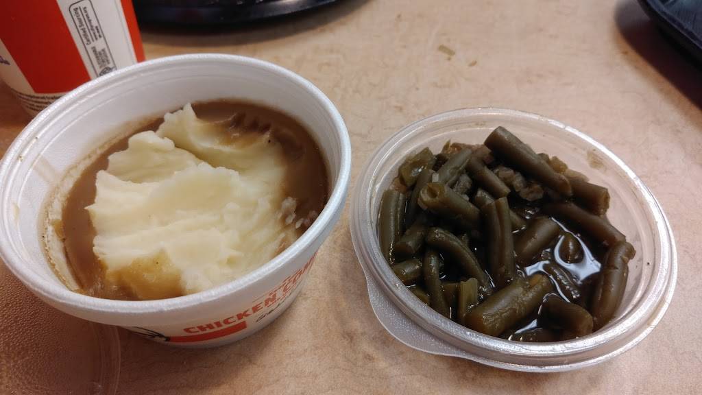 KFC | restaurant | 6190 Steubenville Pike, McKees Rocks, PA 15136, USA | 4127871466 OR +1 412-787-1466