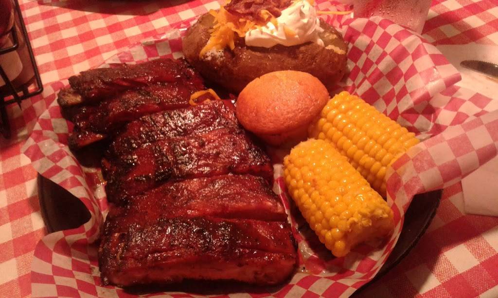 Famous Daves Bar-B-Que | restaurant | 8605 Citadel Way, Louisville, KY 40220, USA | 5024932812 OR +1 502-493-2812