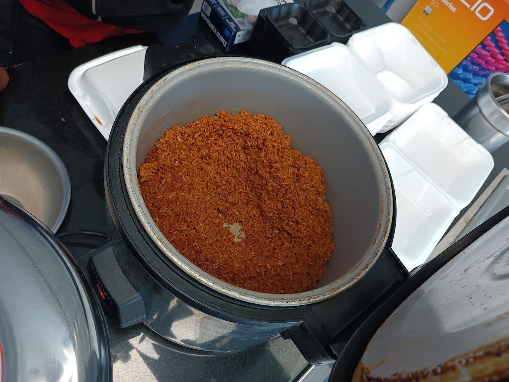 Famous 4 African Restaurant | restaurant | 1611 Morse Rd, Columbus, OH 43229, USA | 6143969552 OR +1 614-396-9552