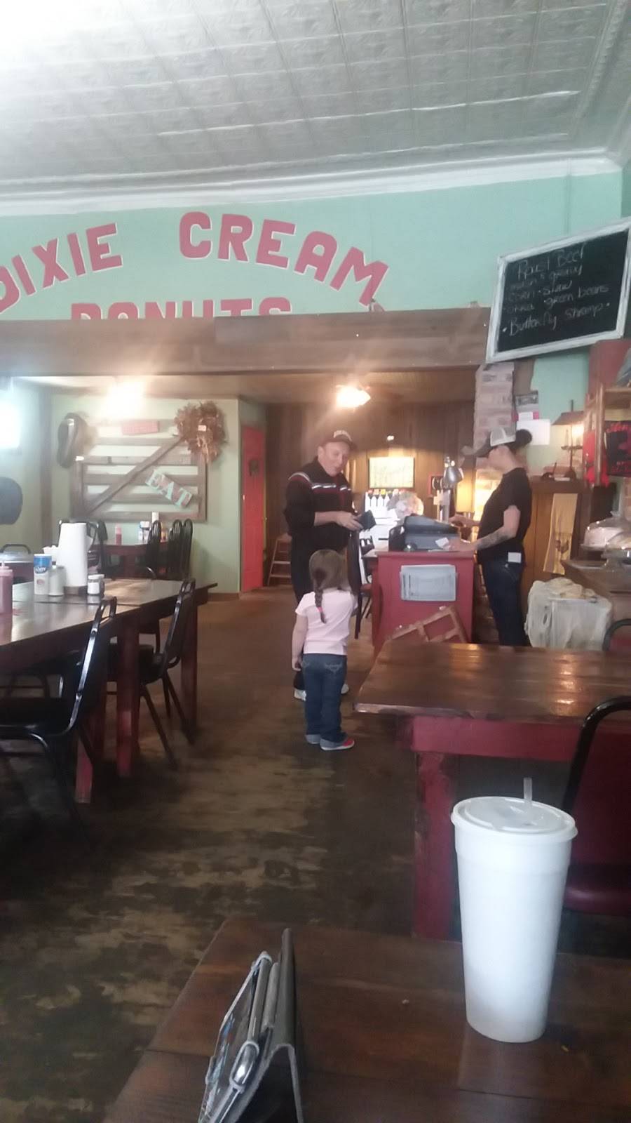 Hen House Cafe | restaurant | 260 W Court St, Piggott, AR 72454, USA | 8706346578 OR +1 870-634-6578