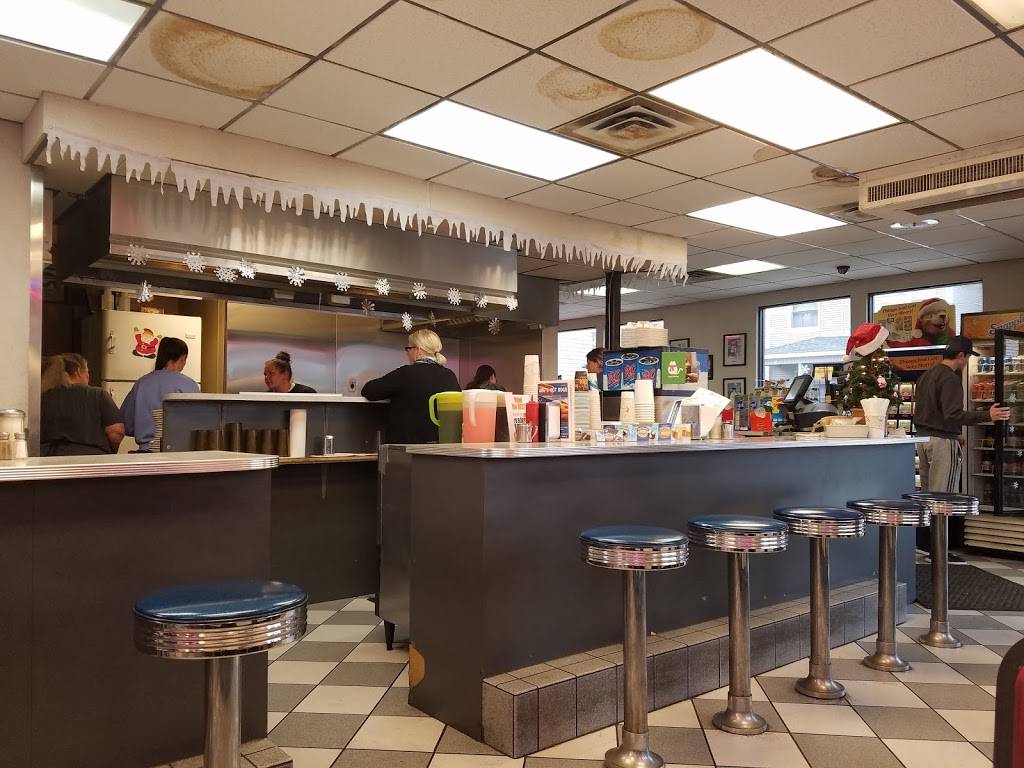 Abes Hot Dogs | restaurant | 210 Barney St, Wilkes-Barre, PA 18702, USA | 5708259213 OR +1 570-825-9213