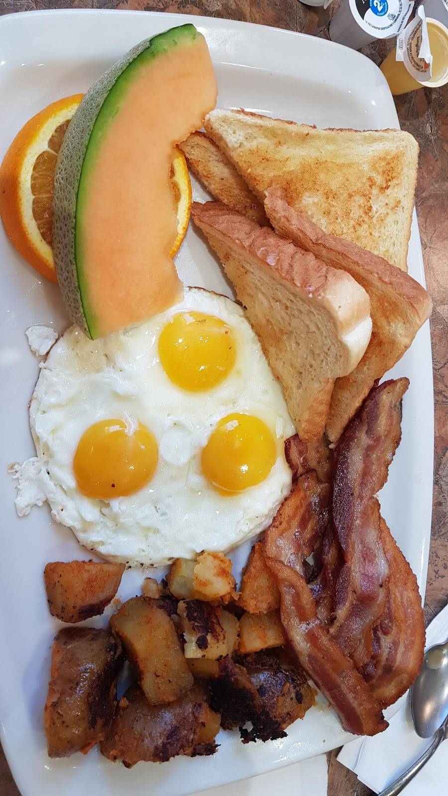 Eggsmart | restaurant | 601 Sherbourne St, Toronto, ON M4X 1L4, Canada | 6473462375 OR +1 647-346-2375