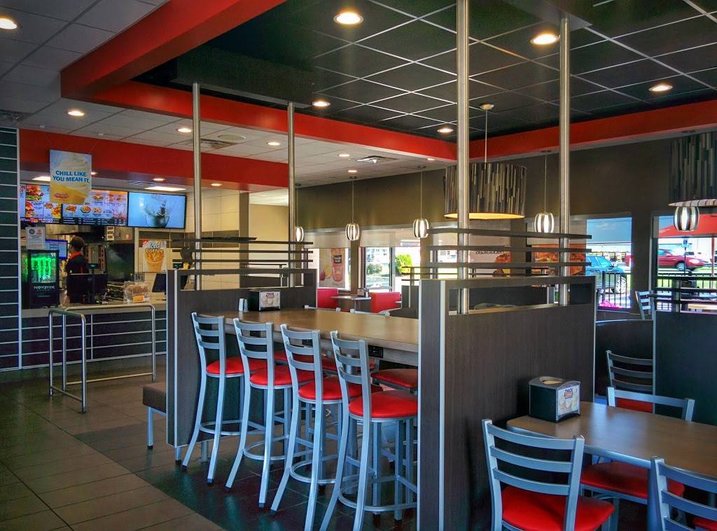 Hardees | restaurant | 881 E Pulaski Hwy, Elkton, MD 21921, USA | 4439419015 OR +1 443-941-9015