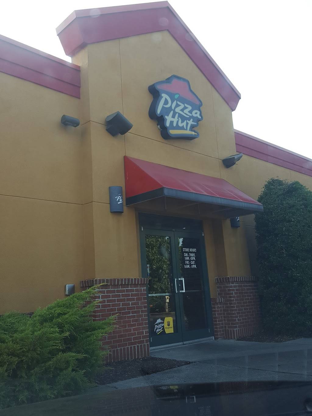 Pizza Hut | restaurant | 1801 W State Of Franklin Rd, Johnson City, TN 37604, USA | 4239298371 OR +1 423-929-8371