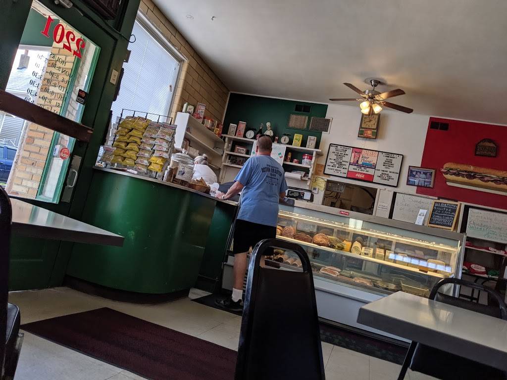 Eovaldis Deli | meal takeaway | 2201 Edwards St, St. Louis, MO 63110, USA | 3147715707 OR +1 314-771-5707