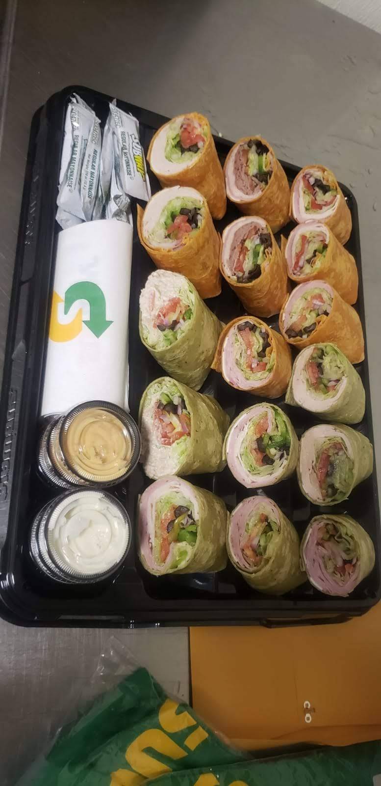 Subway | restaurant | 308 S Michigan Ave, Saginaw, MI 48602, USA | 9897970099 OR +1 989-797-0099