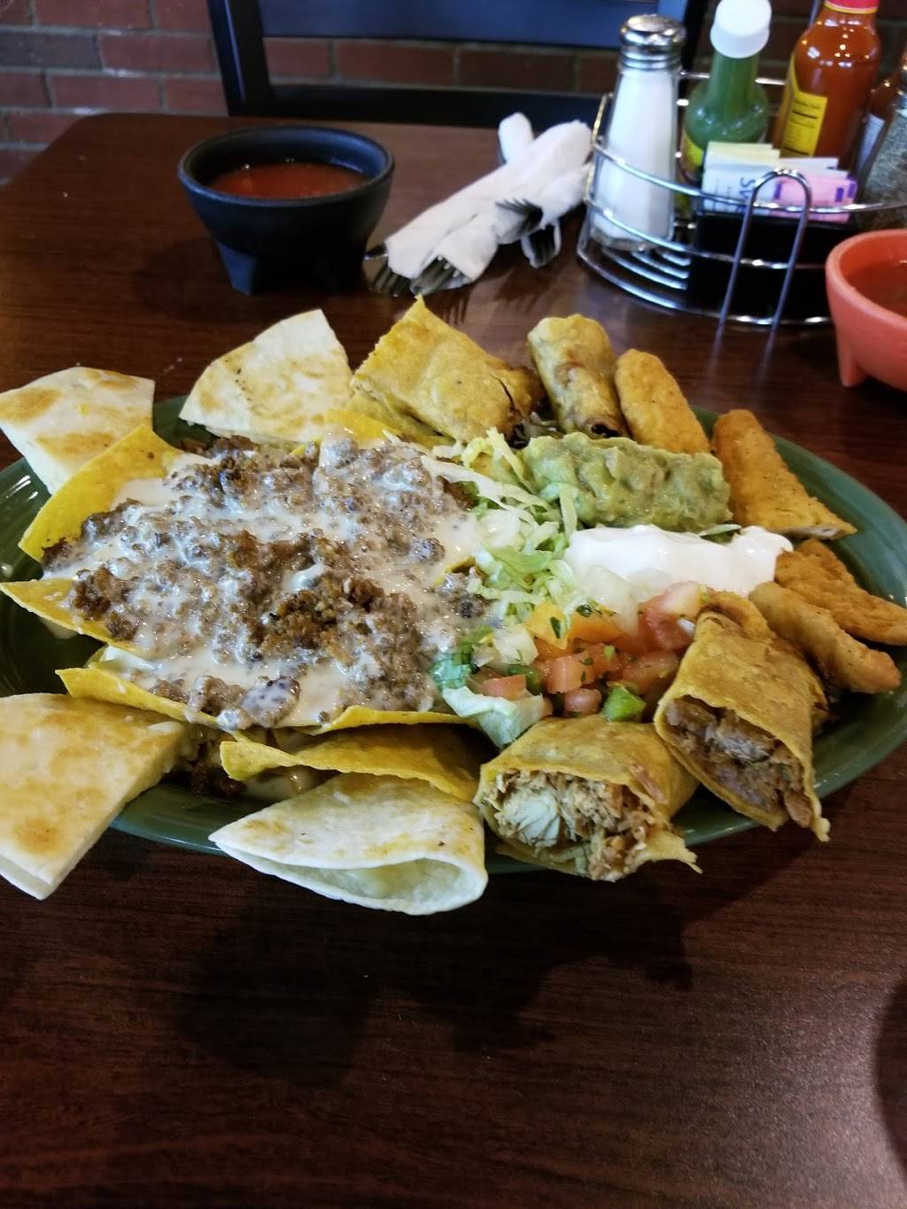 El Toro | restaurant | 1576 W Oak St, Zionsville, IN 46077, USA | 3177331400 OR +1 317-733-1400