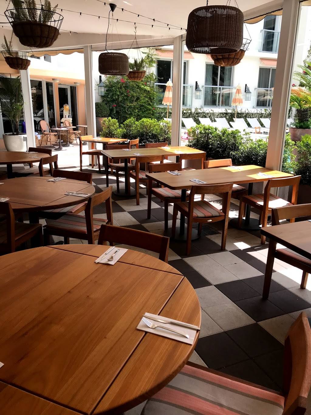 The Plymouth Grill | restaurant | 334 21st St, Miami Beach, FL 33139, USA | 3058000104 OR +1 305-800-0104