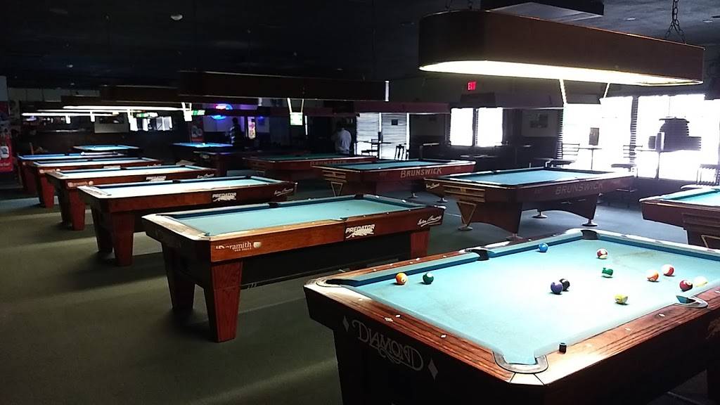 Southern Billiards and Burgers | restaurant | 200 Lanier Dr, Statesboro, GA 30458, USA | 9122259887 OR +1 912-225-9887
