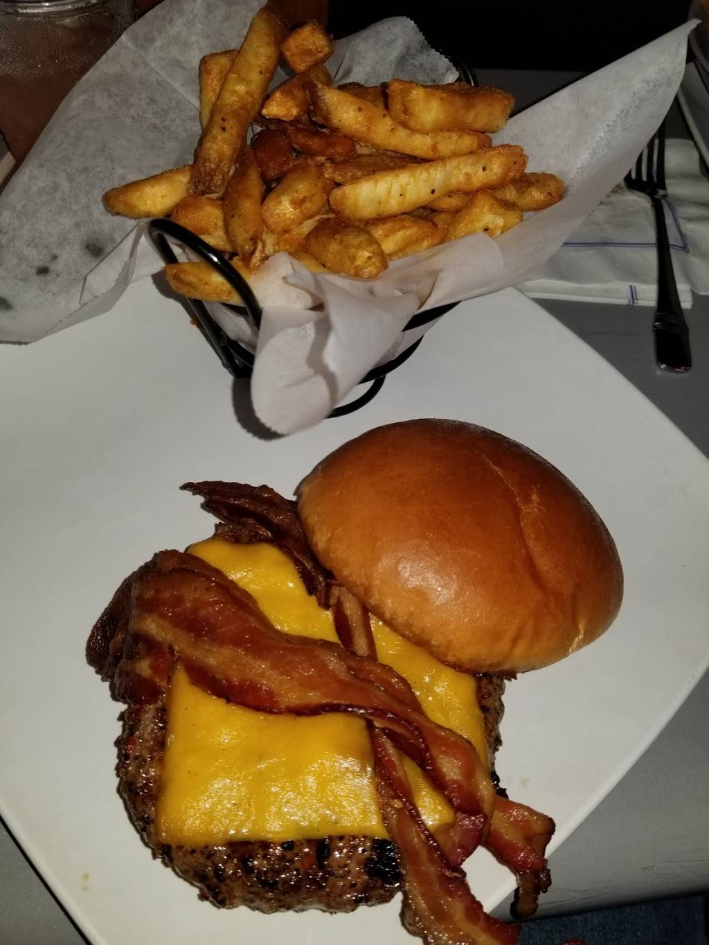 39 Poolside Bar & Grill | restaurant | 9700 Pointe Plaza Ave, Orlando, FL 32819, USA | 4079969700 OR +1 407-996-9700