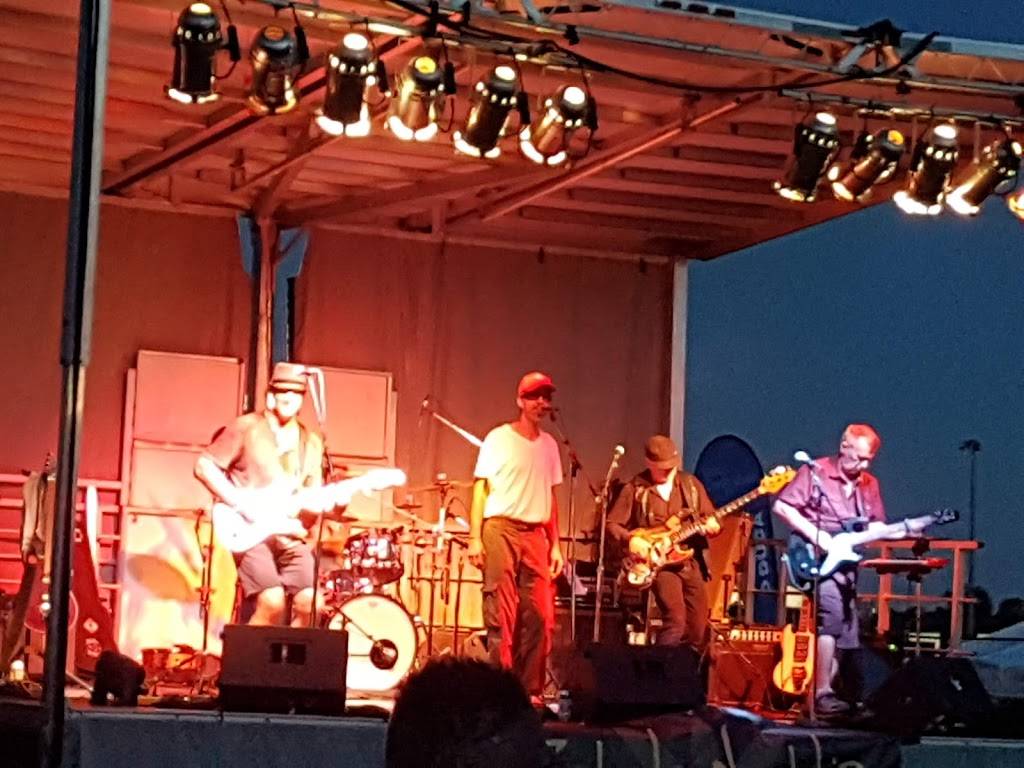 Toronto Ribfest | restaurant | 256 Centennial Park Rd, Etobicoke, ON M9C 5N3, Canada | 5194423560 OR +1 519-442-3560