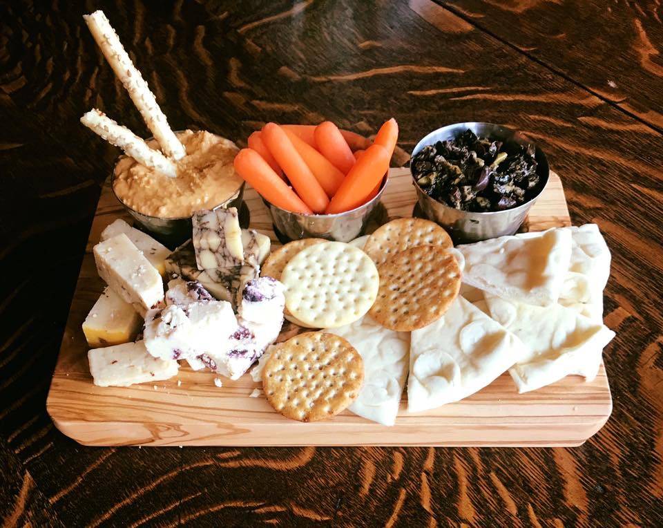 Welchs Ale House | restaurant | 1915 S Calhoun St, Fort Wayne, IN 46802, USA | 2604566542 OR +1 260-456-6542