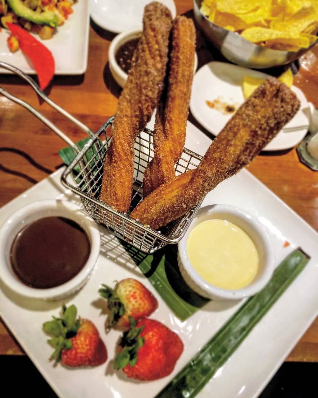 Cantina Laredo | restaurant | 300 West Market, Bloomington, MN 55425, USA | 9524068311 OR +1 952-406-8311