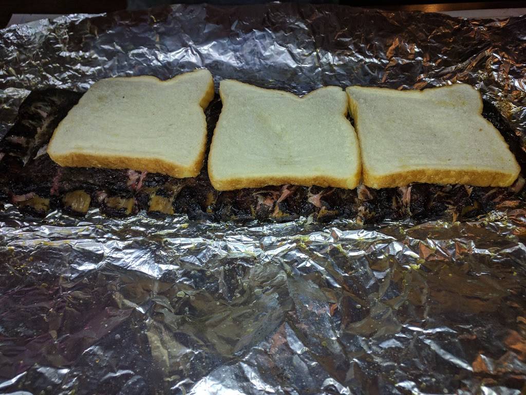 Guy & Maes Tavern | restaurant | 119 W William St, Williamsburg, KS 66095, USA | 7857468830 OR +1 785-746-8830