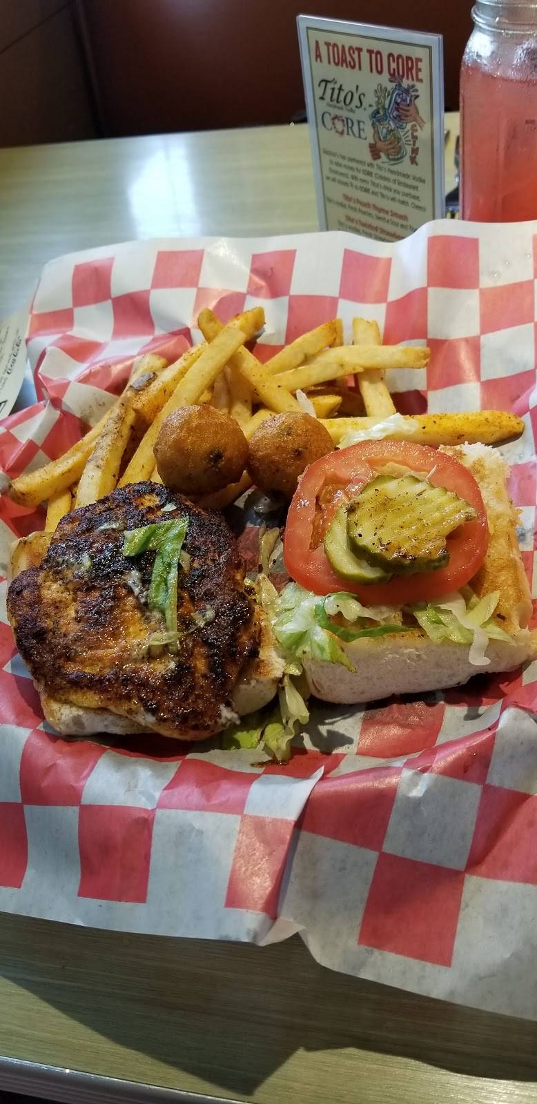 Razoos Bryant Irvin | restaurant | 4700 Bryant Irvin Rd, Fort Worth, TX 76132, USA | 8172928584 OR +1 817-292-8584