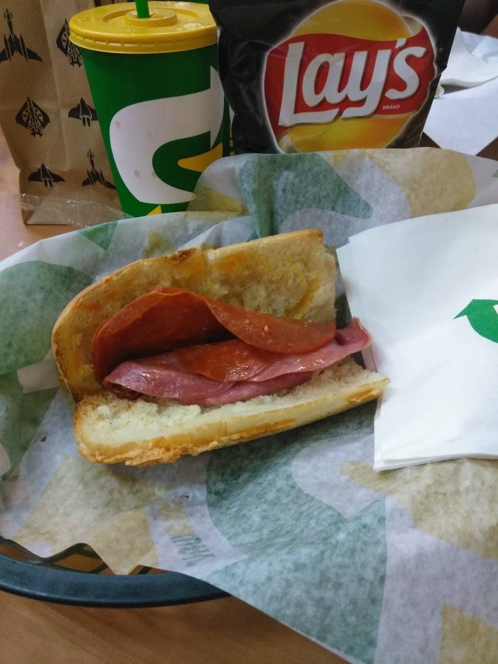 Subway | restaurant | 3101 W Princeton St, Orlando, FL 32808, USA | 4072953779 OR +1 407-295-3779