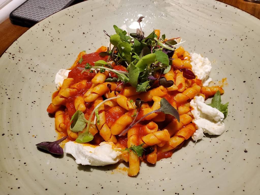 Station Pizza Moderne | restaurant | 5393 Boul Gouin O, Montréal, QC H4J 1C7, Canada | 5145330379 OR +1 514-533-0379