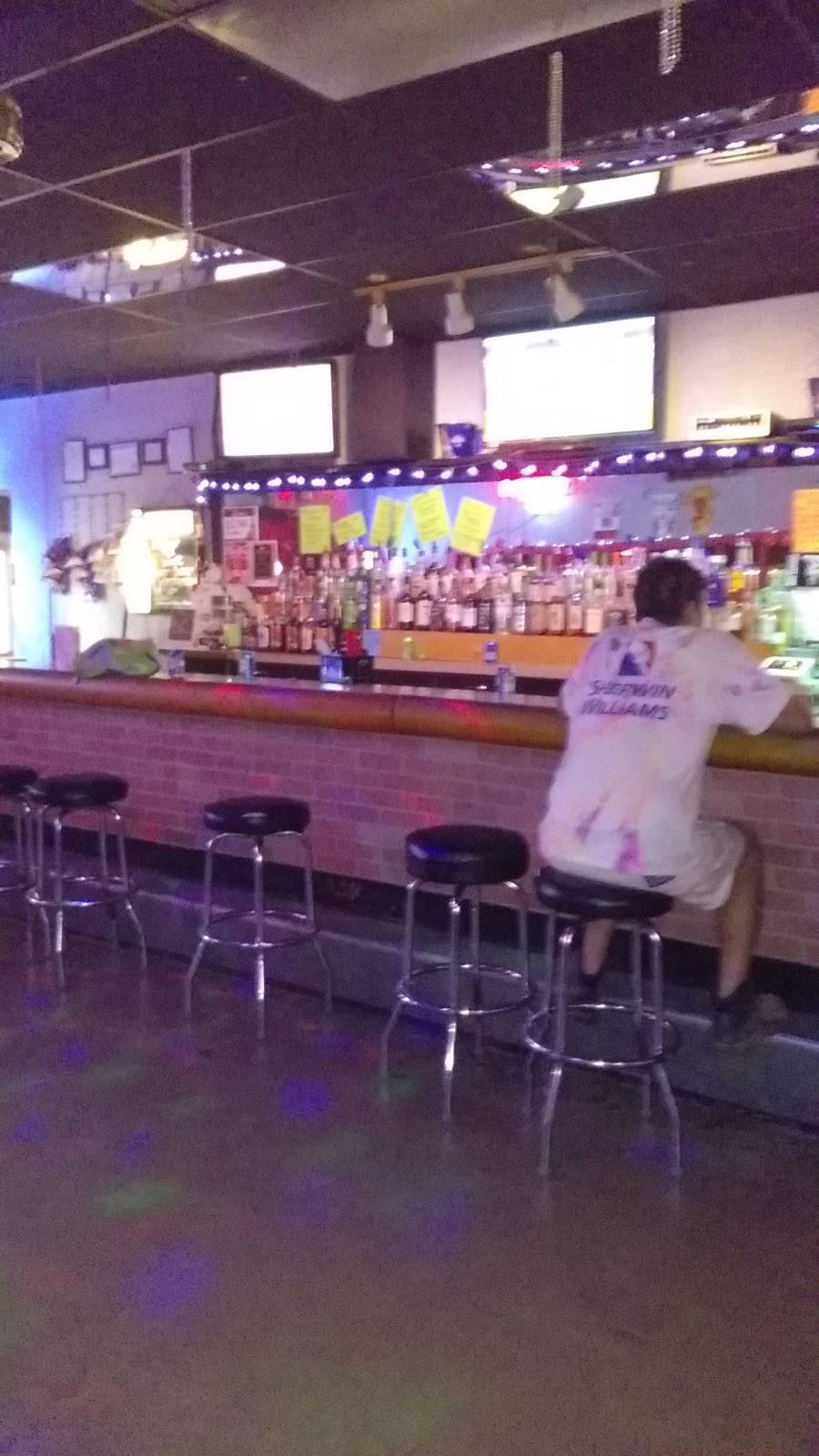 Kc Sports Pub | restaurant | 346 Main St, Wadsworth, OH 44281, USA | 3303365100 OR +1 330-336-5100