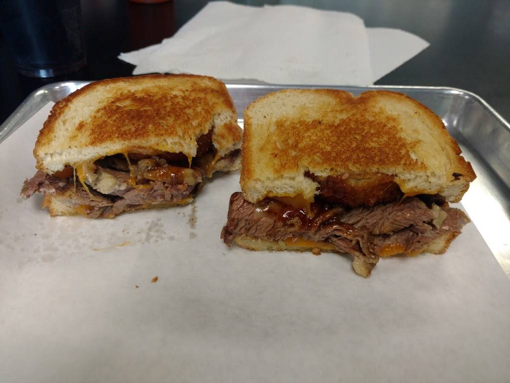 Bobby Qs Pit Stop | restaurant | 1340 E Putnam Ave, Riverside, CT 06878, USA | 2039900606 OR +1 203-990-0606