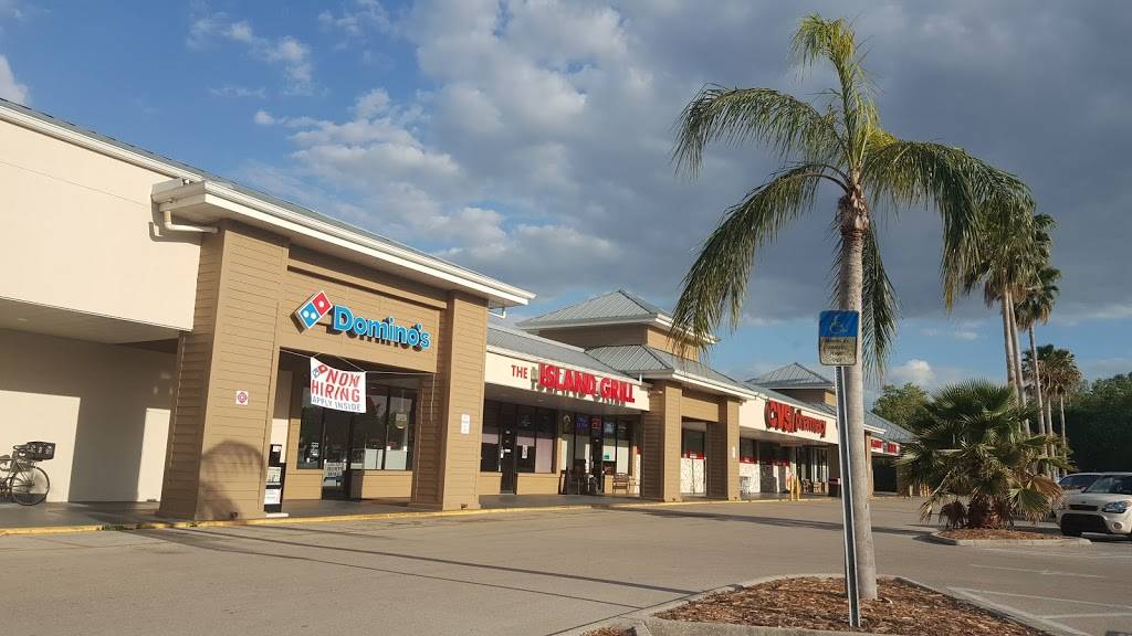 Dominos Pizza | meal delivery | 9860 Stringfellow Rd, St James City, FL 33956, USA | 2392838030 OR +1 239-283-8030