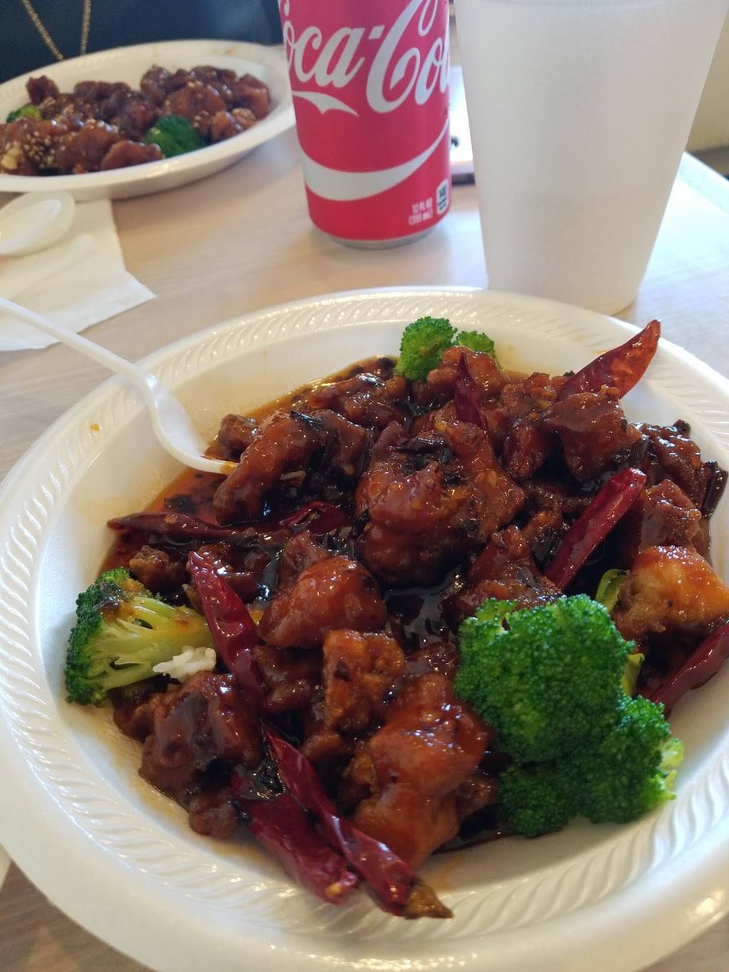 Lucky Express | restaurant | 307 E 3rd St, Bloomington, IN 47401, USA | 8123335262 OR +1 812-333-5262