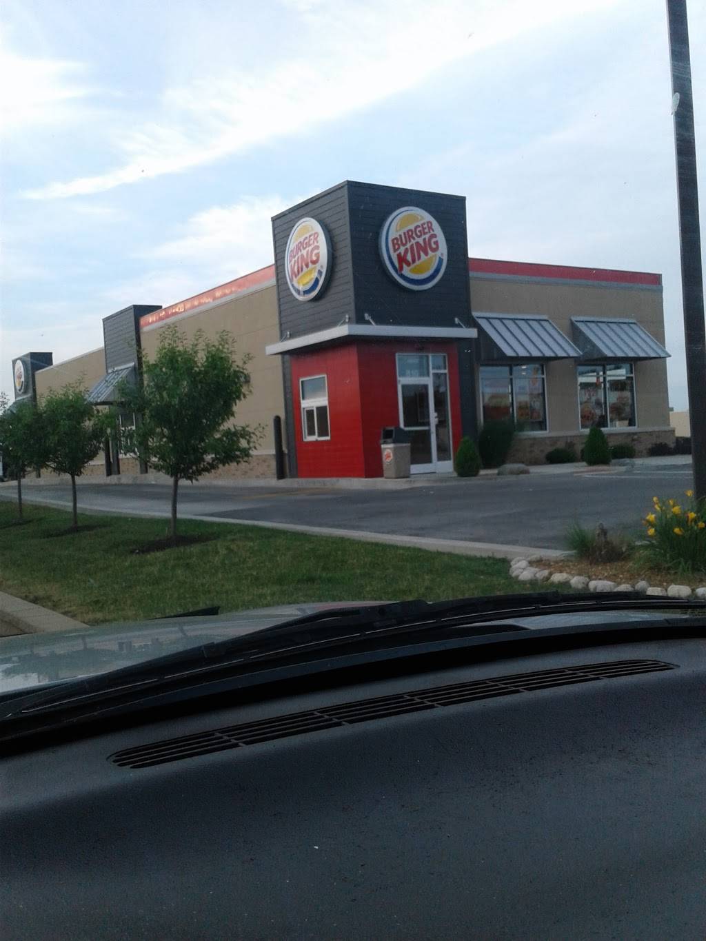 Burger King | restaurant | 810 E McGalliard Rd, Muncie, IN 47303, USA | 7652826557 OR +1 765-282-6557