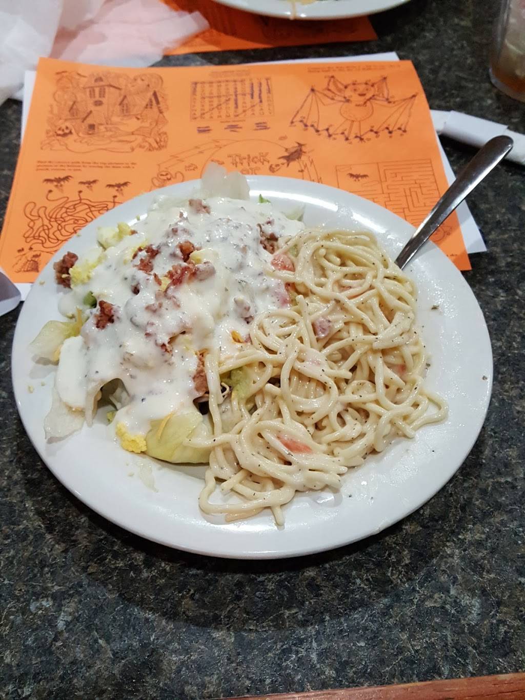 Pizza Hut | meal takeaway | 1802 Military Ave, Baxter Springs, KS 66713, USA | 6208562399 OR +1 620-856-2399