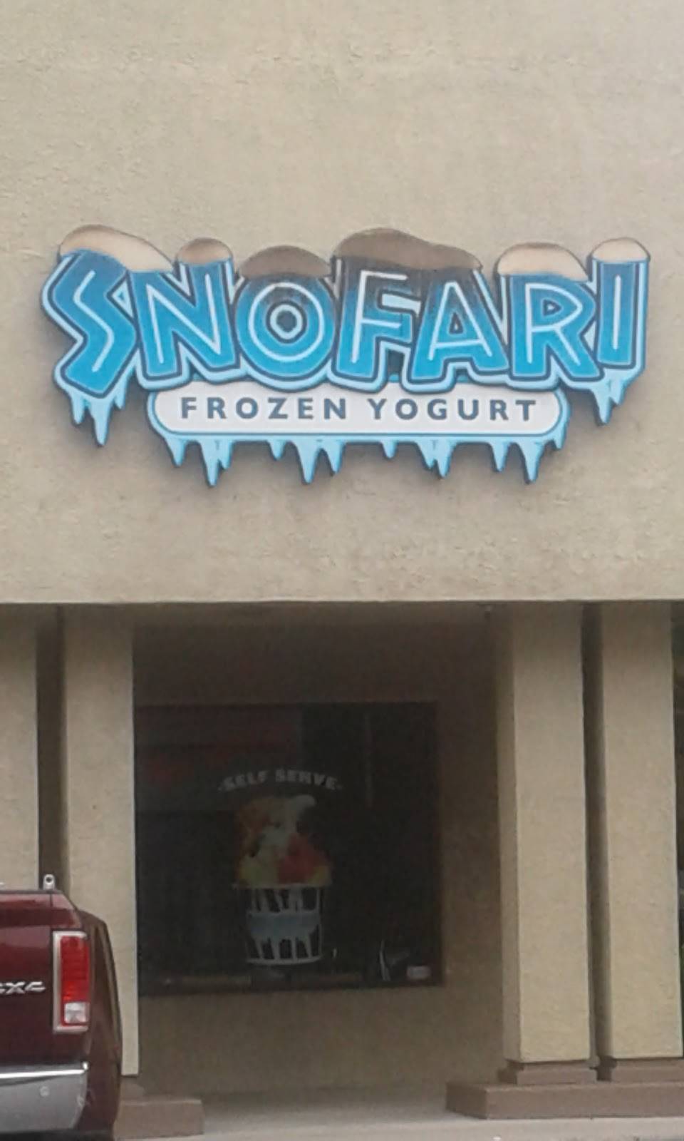 Snofari Frozen Yogurt | restaurant | 1352 Madonna Rd, San Luis Obispo, CA 93405, USA | 8057870190 OR +1 805-787-0190