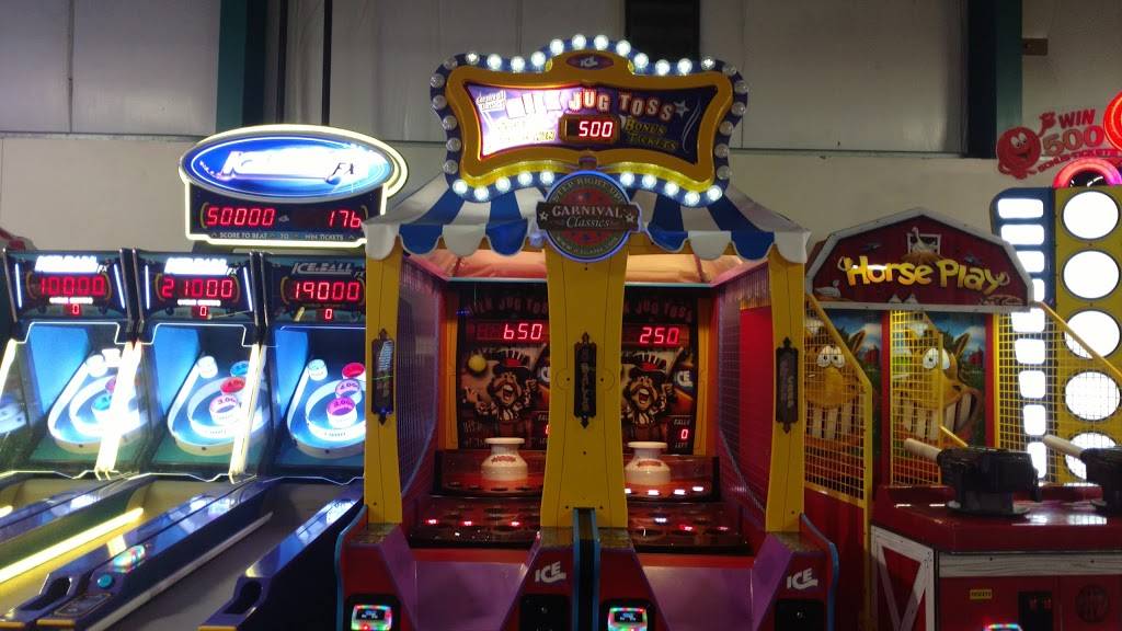 Space Entertainment Center | restaurant | 51 Zapora Dr, Hooksett, NH 03106, USA | 6036215150 OR +1 603-621-5150